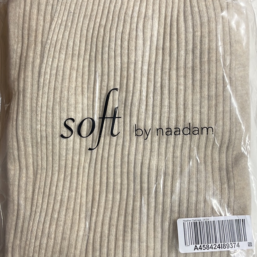 Cardigan style poncho with shawl collar by NAADAM - Soft Collection - Picture 5 of 5